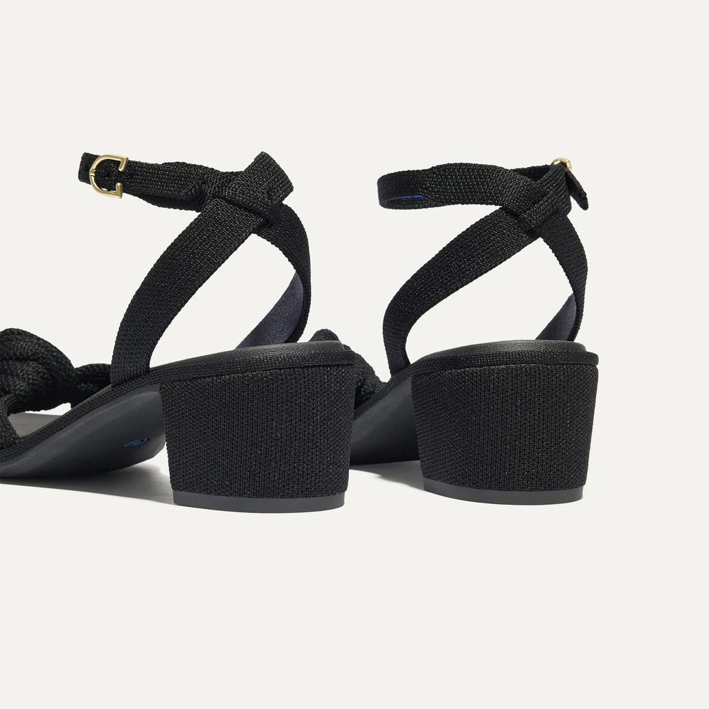 FLATREVE  The Knot Sandal