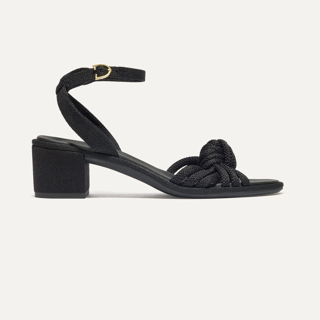 FLATREVE  The Knot Sandal