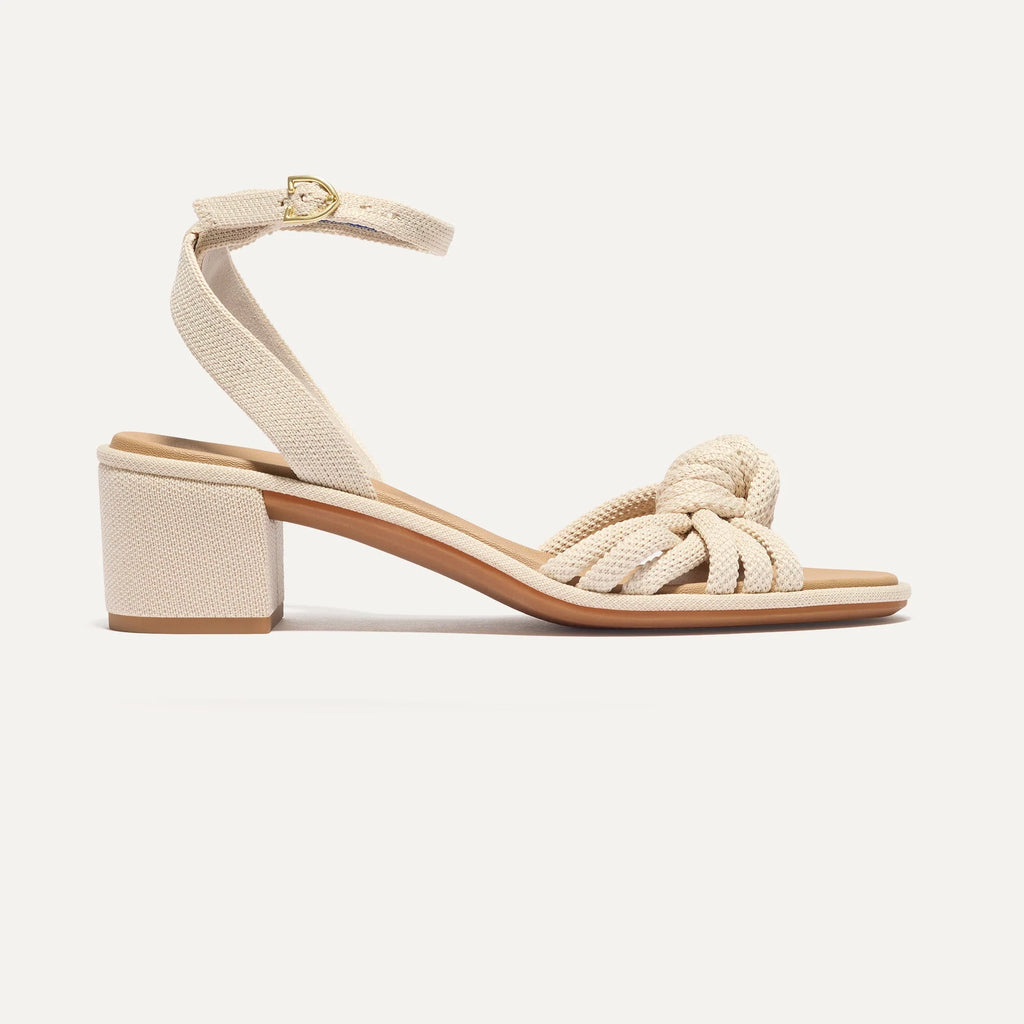 FLATREVE  The Knot Sandal