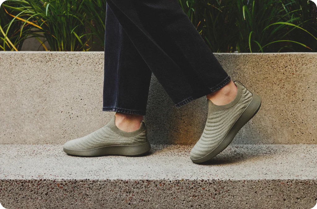 FLATREVE  Men's Slip On