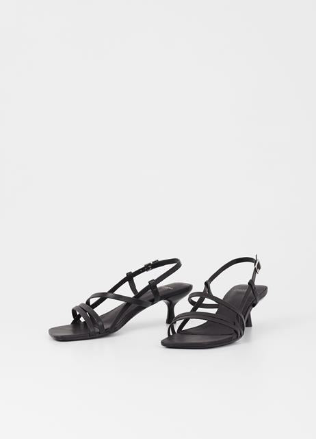 FLATREVE  low heels