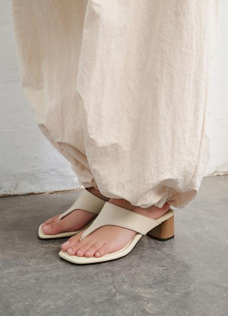 FLATREVE  low heels